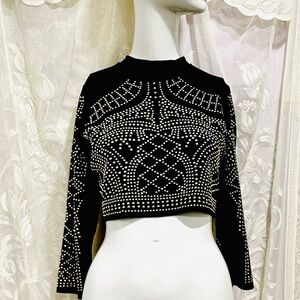 Love J Black Light Gold Long Sleeve Crop Top